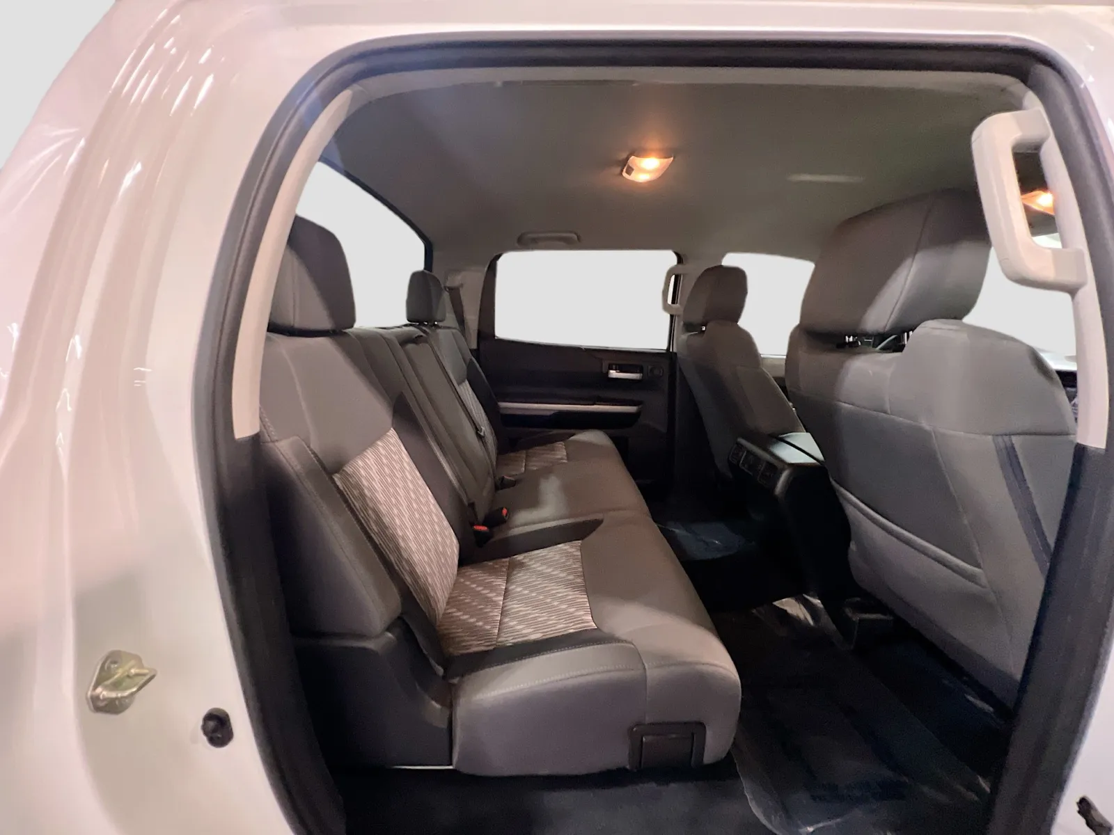 2019 Toyota Tundra SR5 - Photo 18