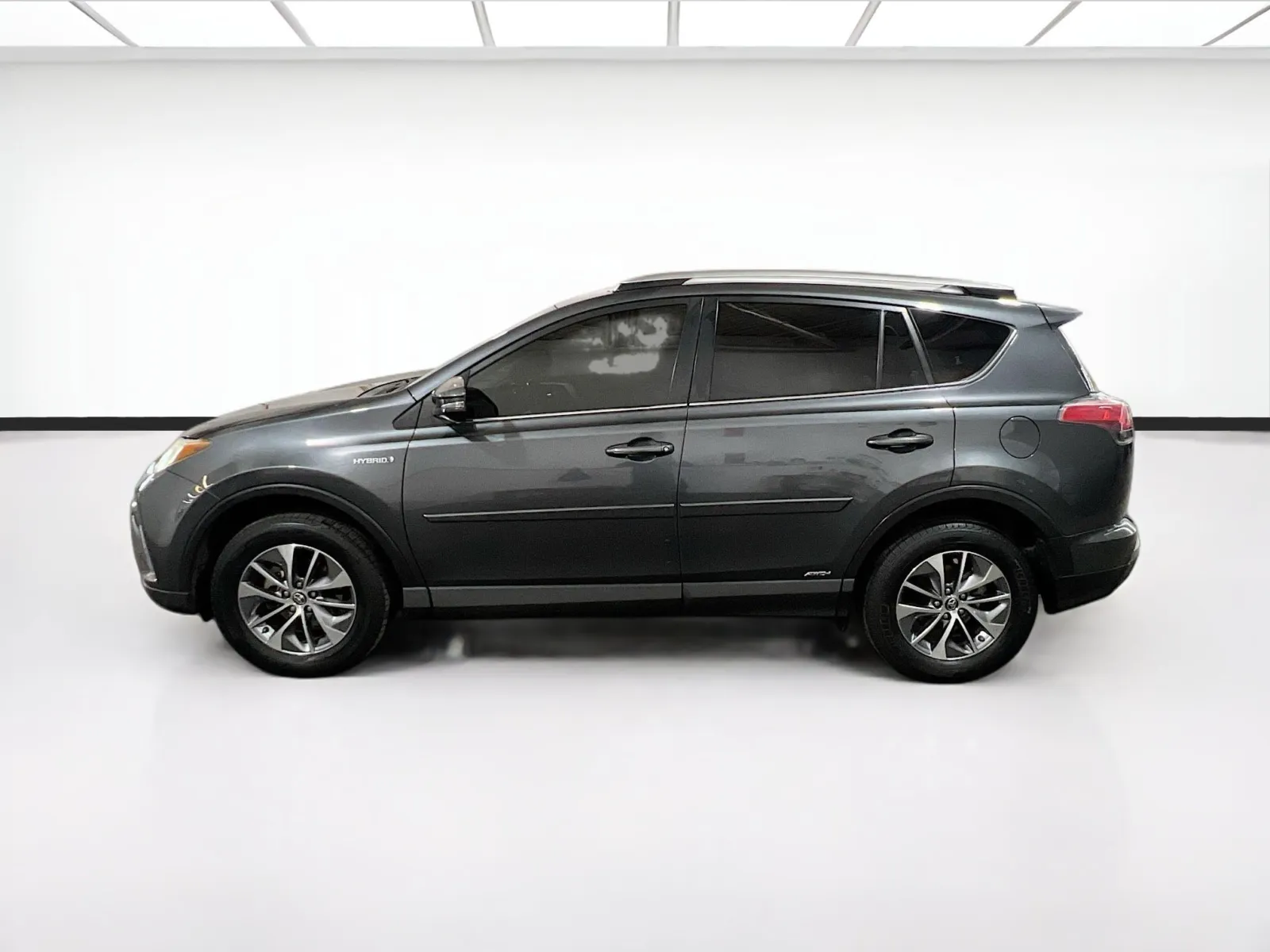 2016 Toyota RAV4 XLE - Photo 23