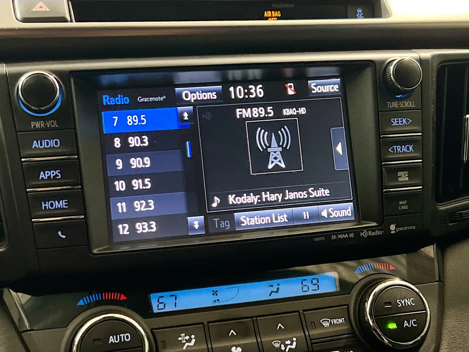 2016 Toyota RAV4 XLE - Photo 11