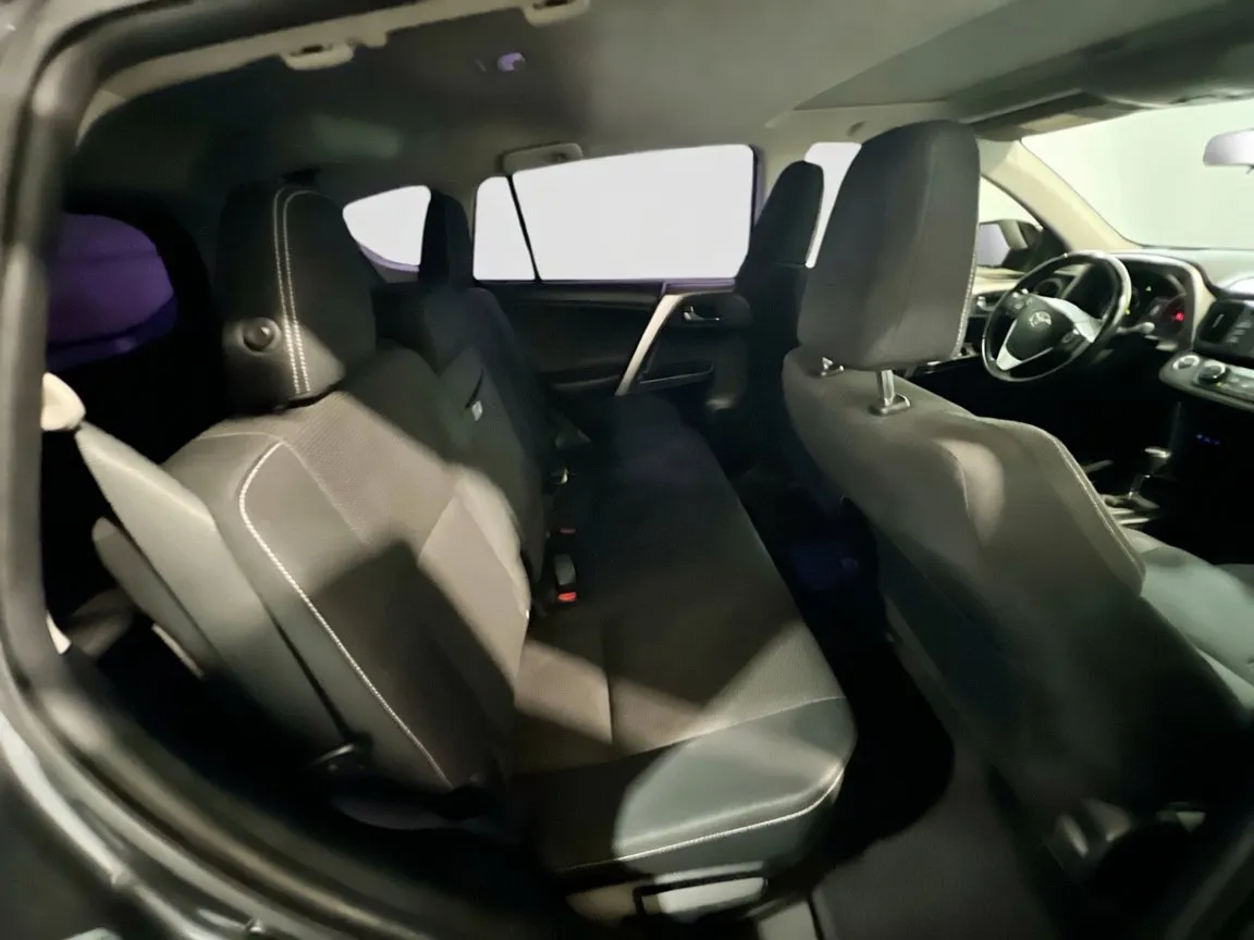 2016 Toyota RAV4 XLE - Photo 20