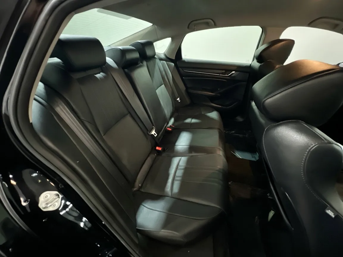2021 Honda Accord Sport SE - Photo 18