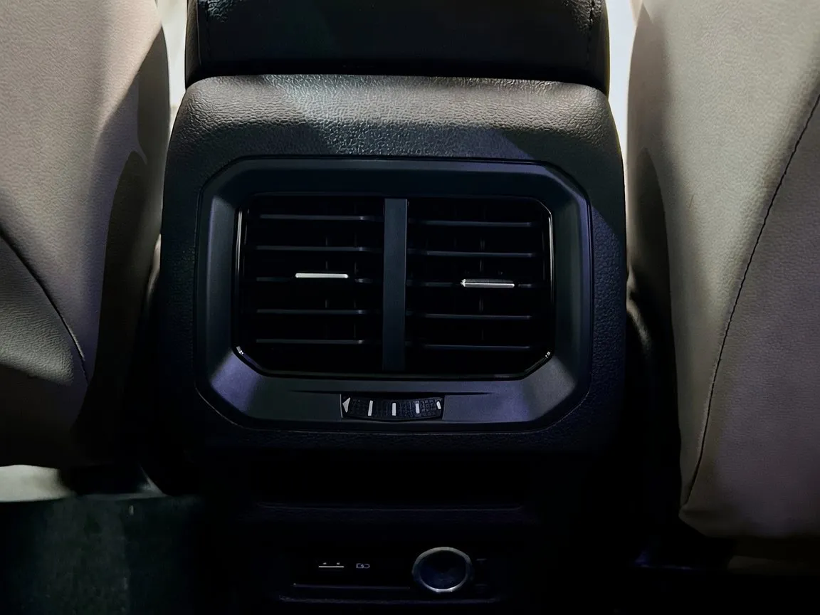2019 Volkswagen Tiguan SE - Photo 17