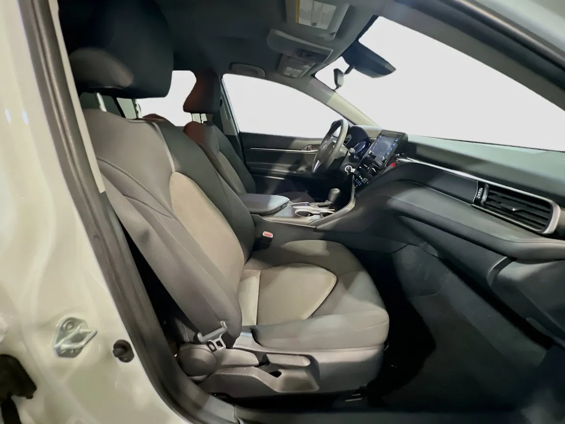 2024 Toyota Camry LE - Photo 19