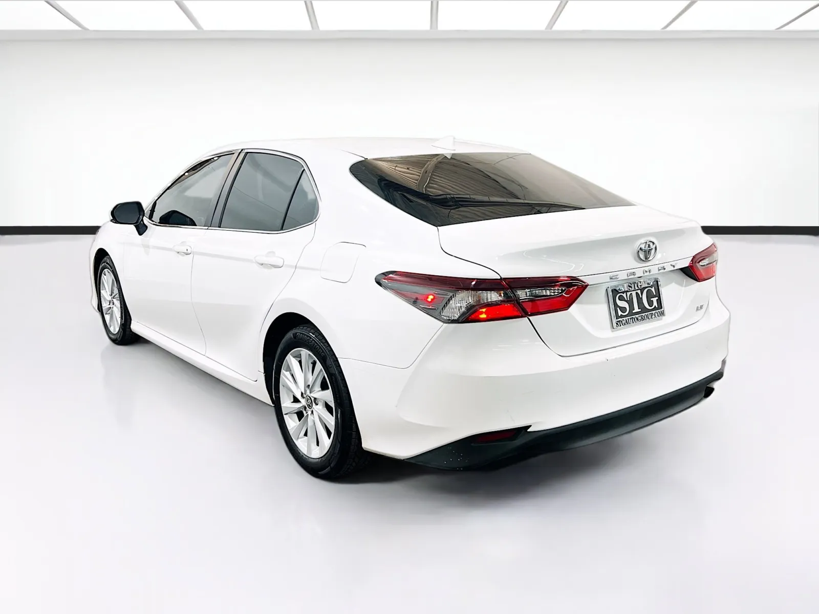 2024 Toyota Camry LE - Photo 6