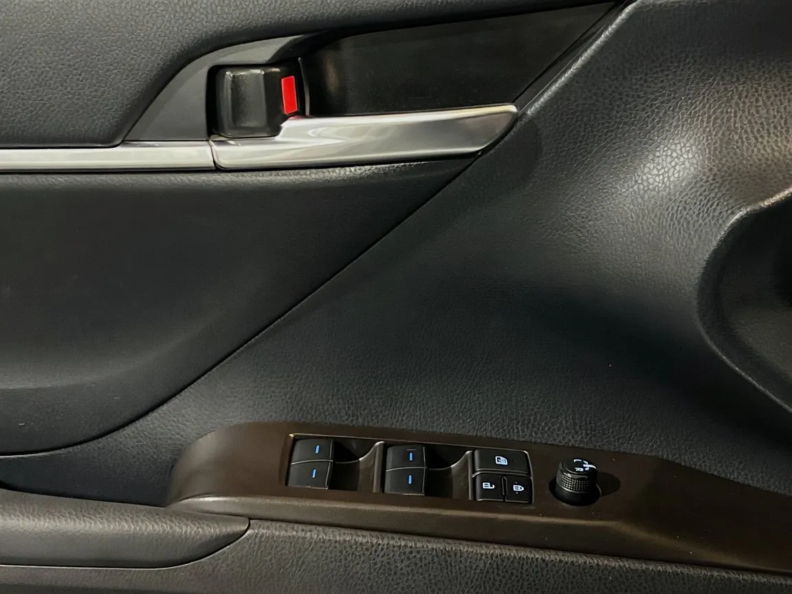 2024 Toyota Camry LE - Photo 13