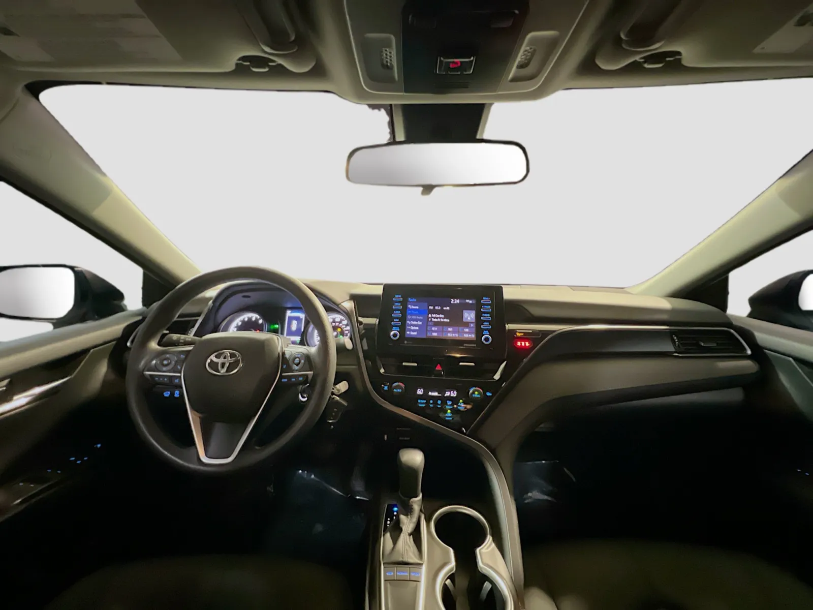 2024 Toyota Camry LE - Photo 15