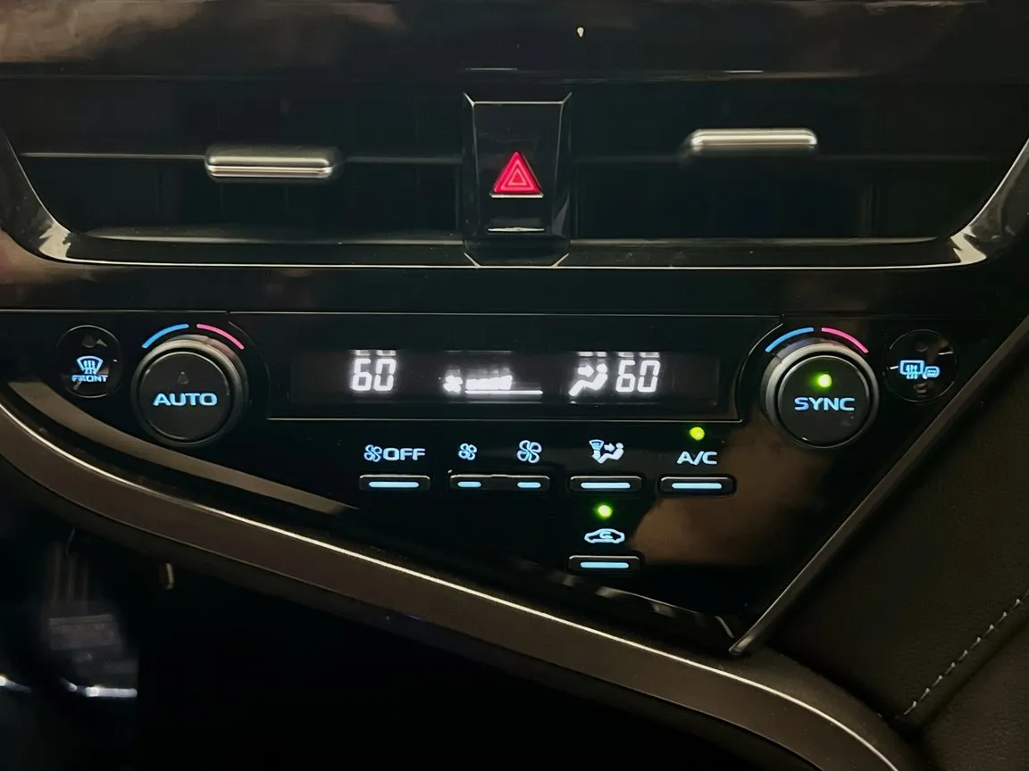2024 Toyota Camry LE - Photo 11