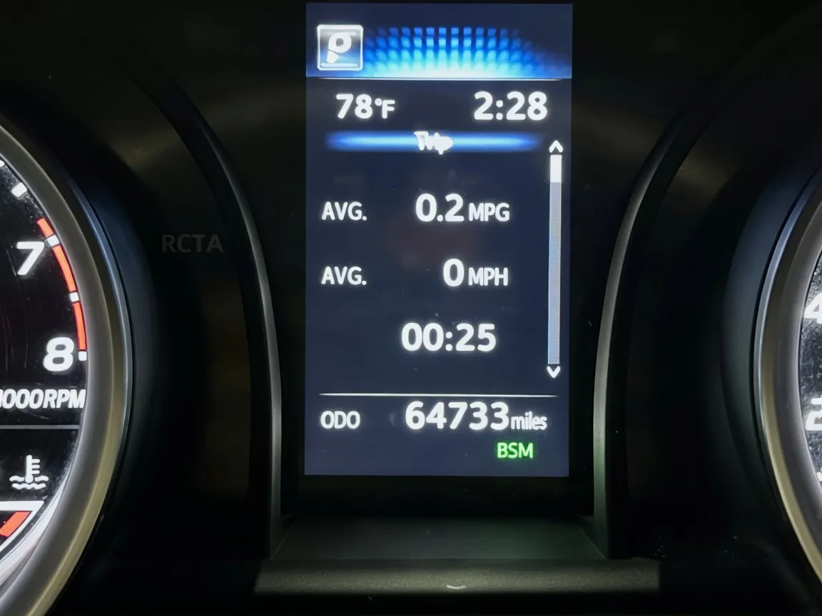 2024 Toyota Camry LE - Photo 8