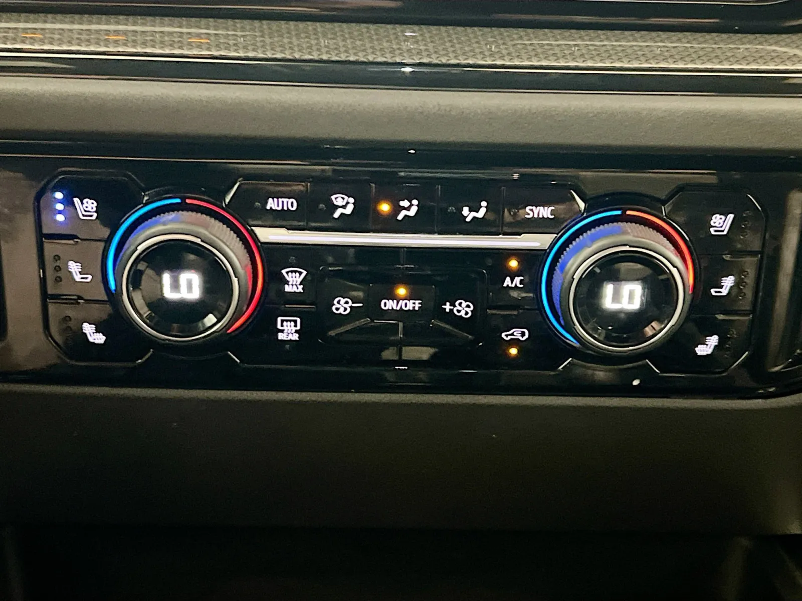 2025 Chevrolet Silverado 1500 ZR2 - Photo 10