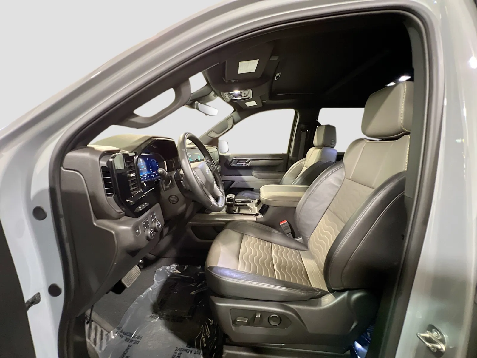 2025 Chevrolet Silverado 1500 ZR2 - Photo 14