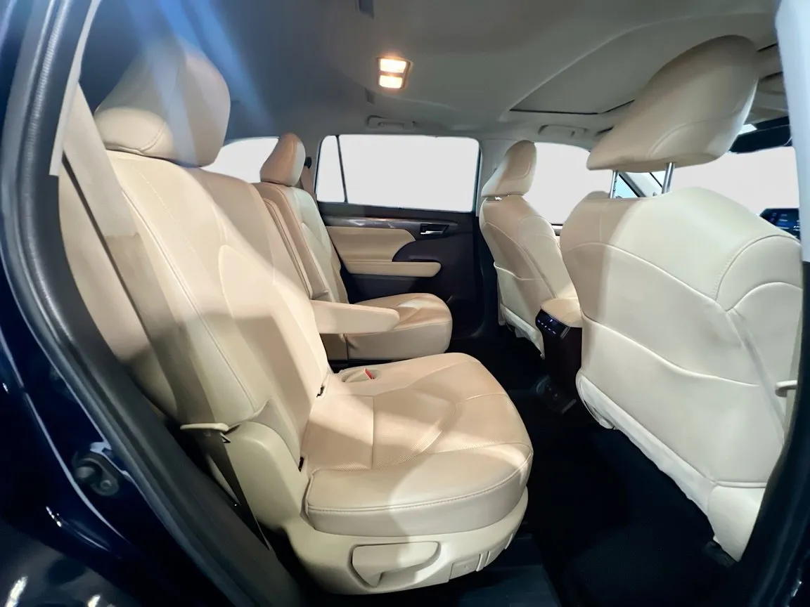 2021 Toyota Highlander Limited - Photo 22