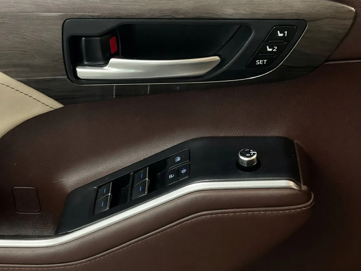 2021 Toyota Highlander Limited - Photo 14