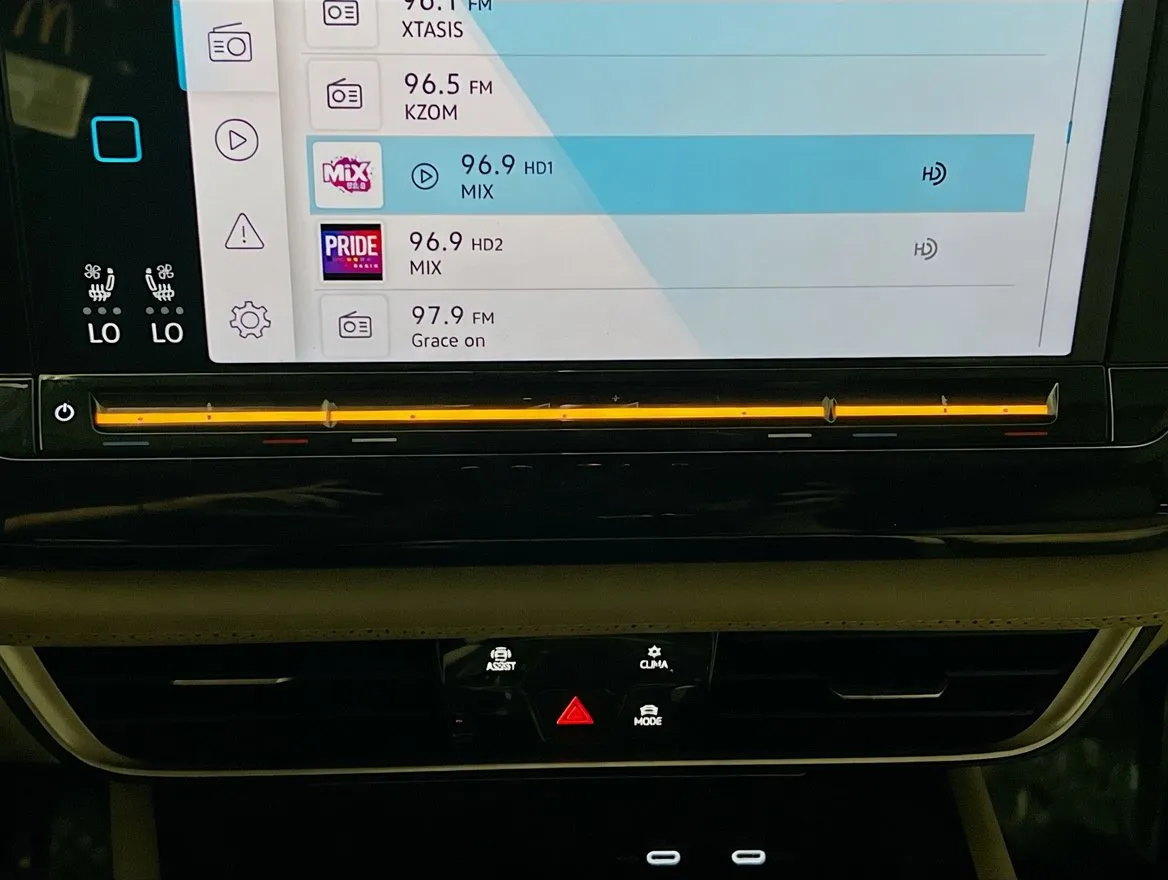 2025 Volkswagen Atlas SE - Photo 11