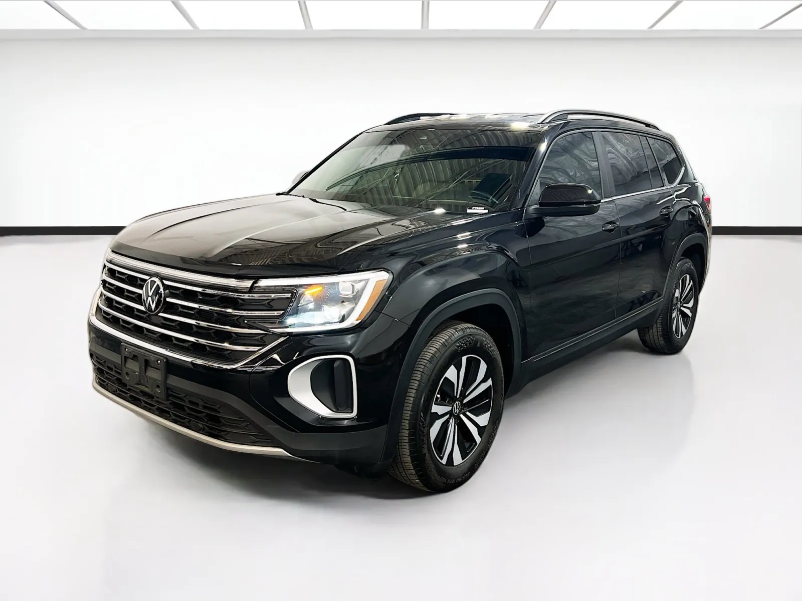 2025 Volkswagen Atlas SE - Photo 1