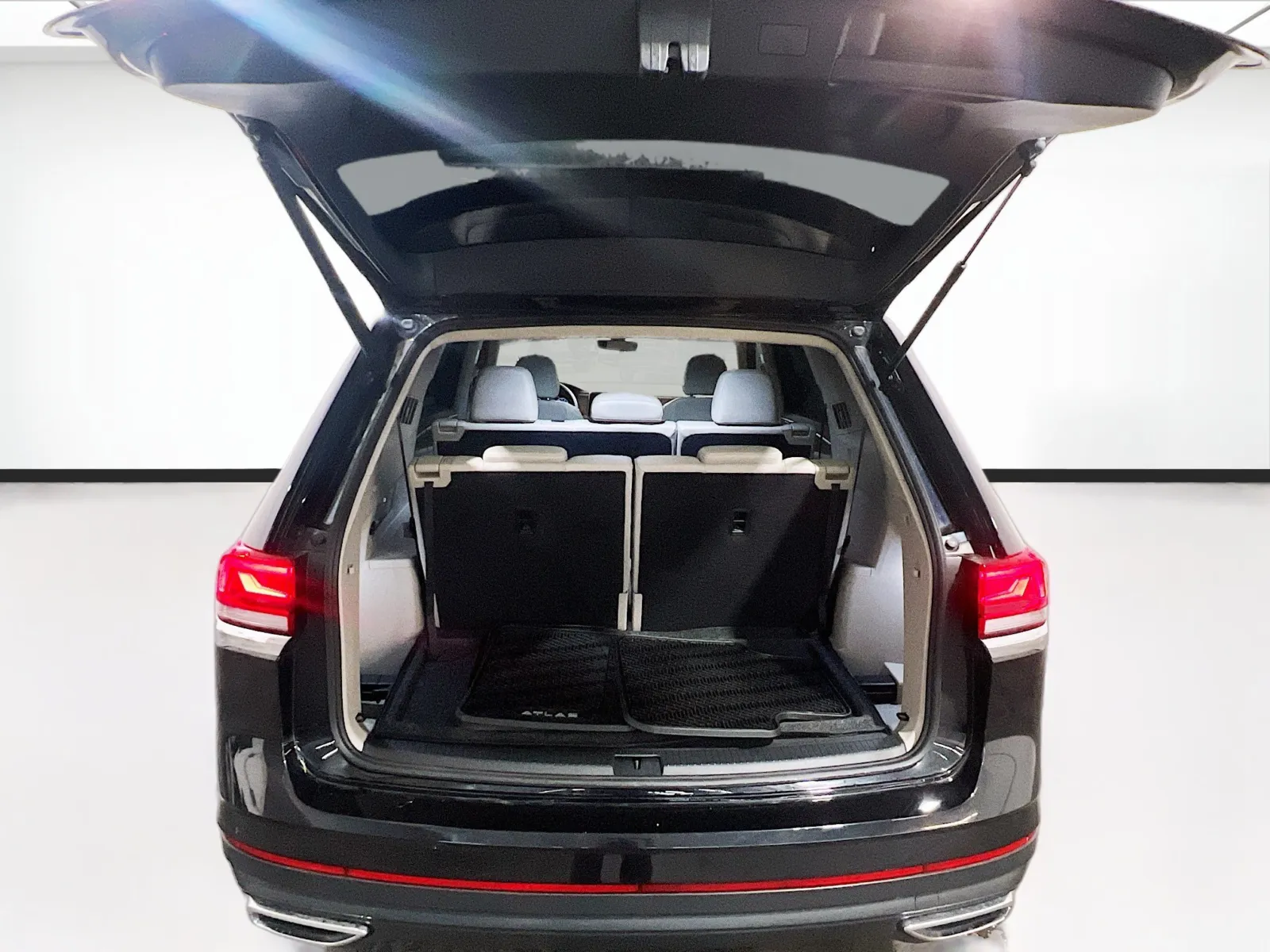 2025 Volkswagen Atlas SE - Photo 18