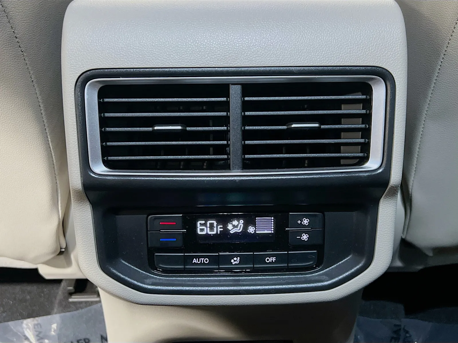 2025 Volkswagen Atlas SE - Photo 17
