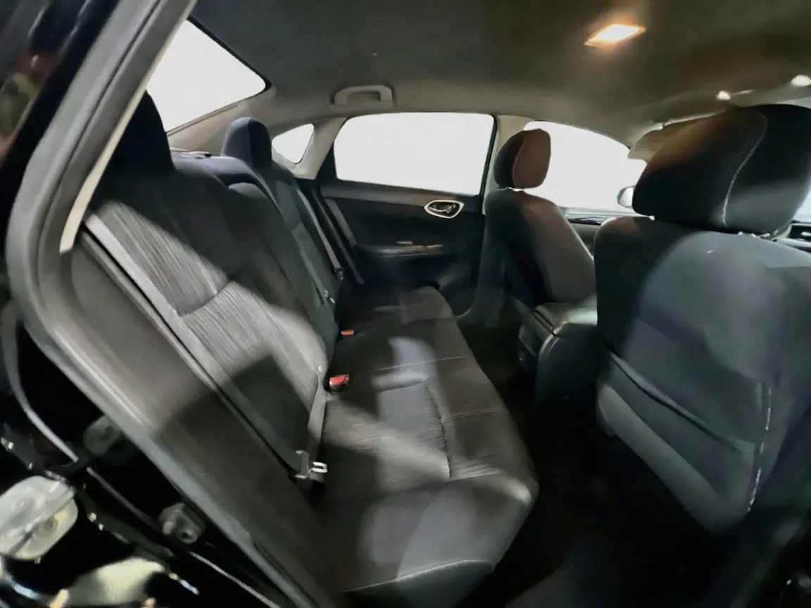 2016 Nissan Sentra SV - Photo 18