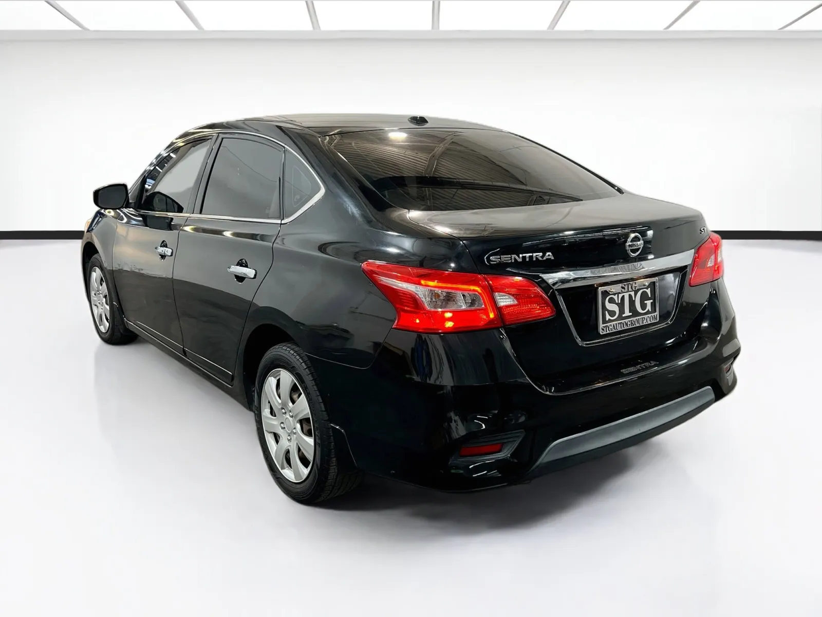 2016 Nissan Sentra SV - Photo 6