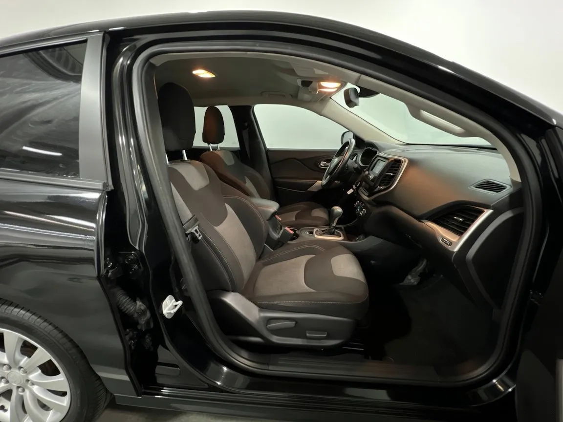 2018 Jeep Cherokee Latitude - Photo 20