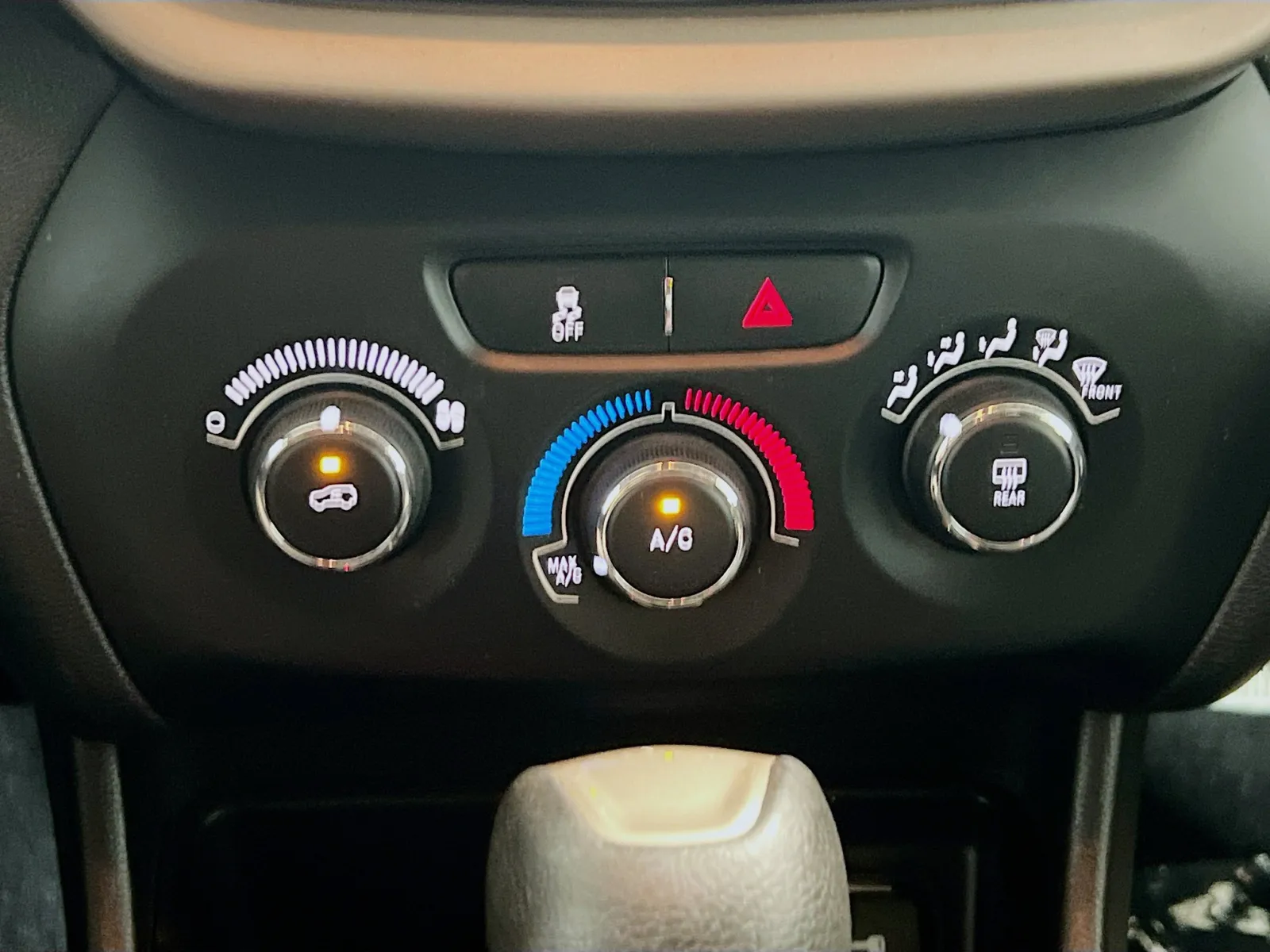 2018 Jeep Cherokee Latitude - Photo 11