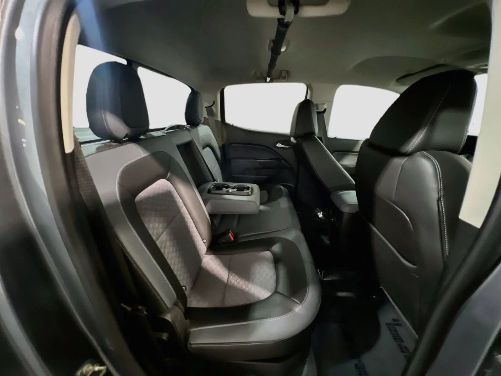 2022 Chevrolet Colorado Z71 - Photo 18