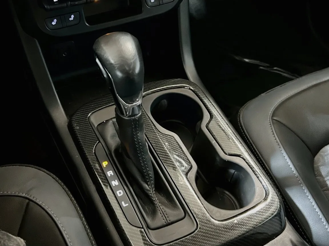 2022 Chevrolet Colorado Z71 - Photo 12