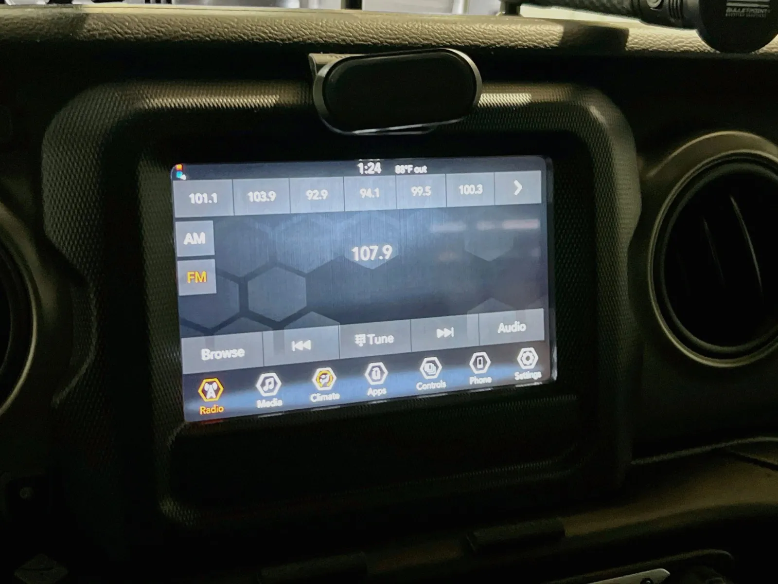 2022 Jeep Wrangler Unlimited Willys Sport - Photo 11