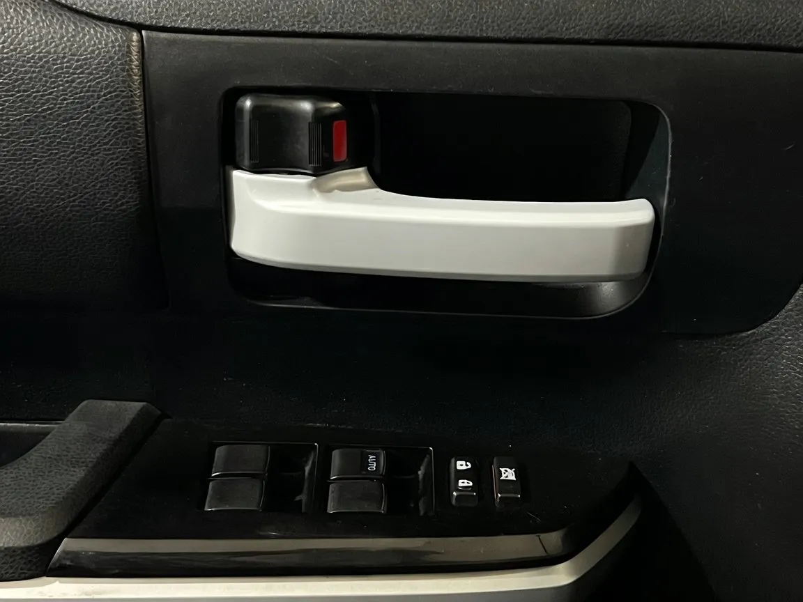2017 Toyota Tundra SR5 - Photo 13