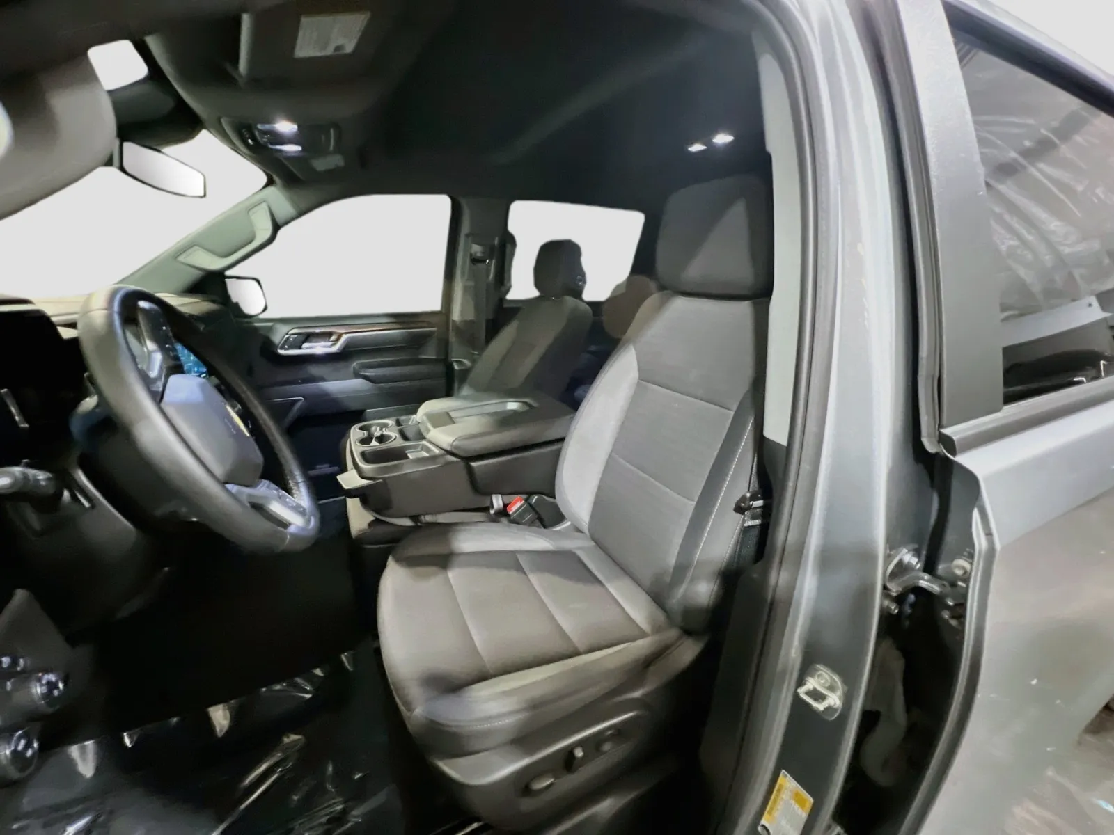 2025 Chevrolet Silverado 1500 LT - Photo 15