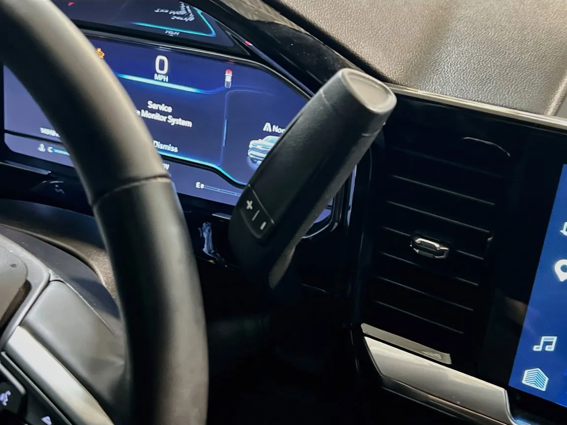 2025 Chevrolet Silverado 1500 LT - Photo 13
