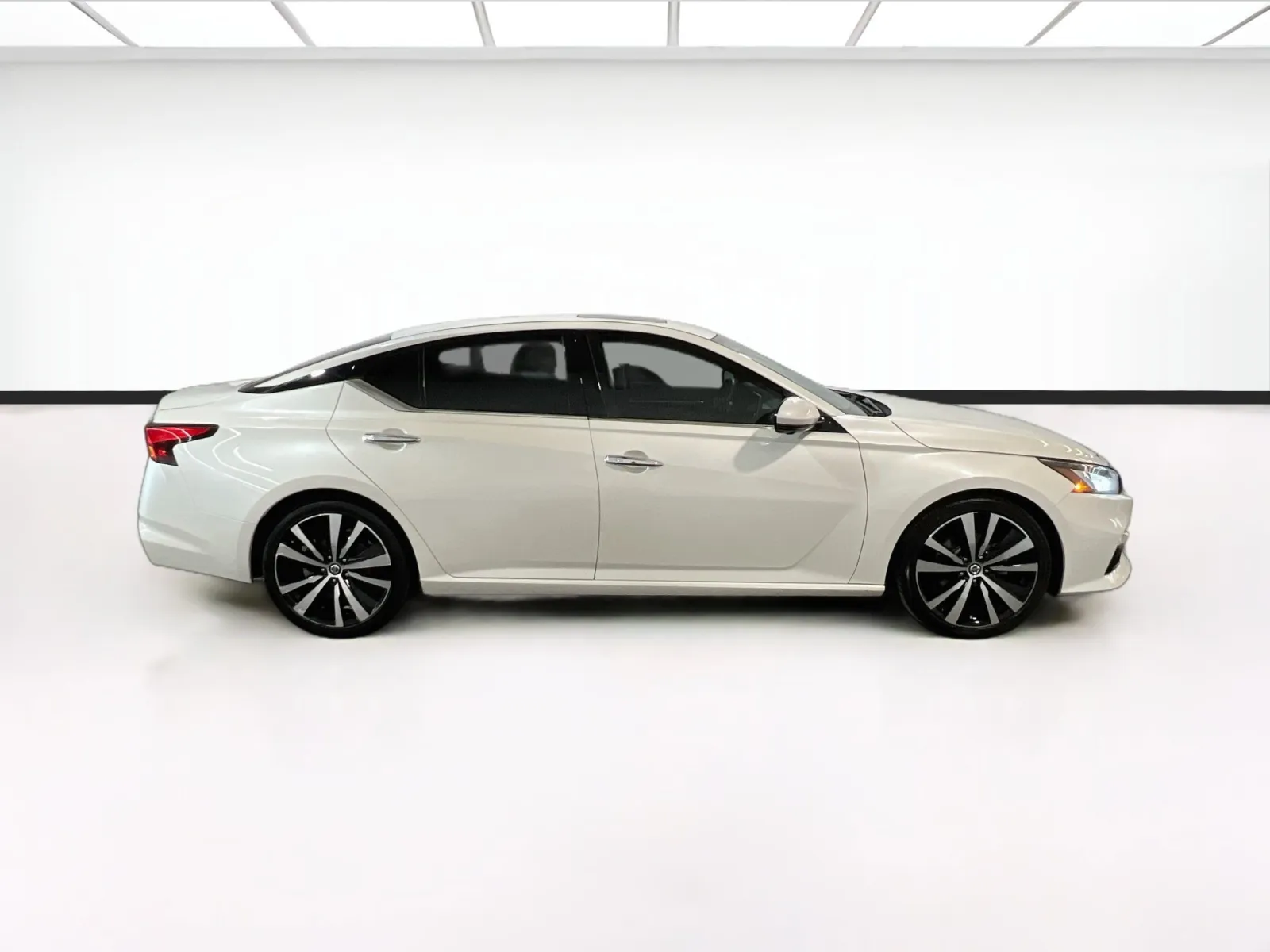 2019 Nissan Altima Platinum - Photo 25