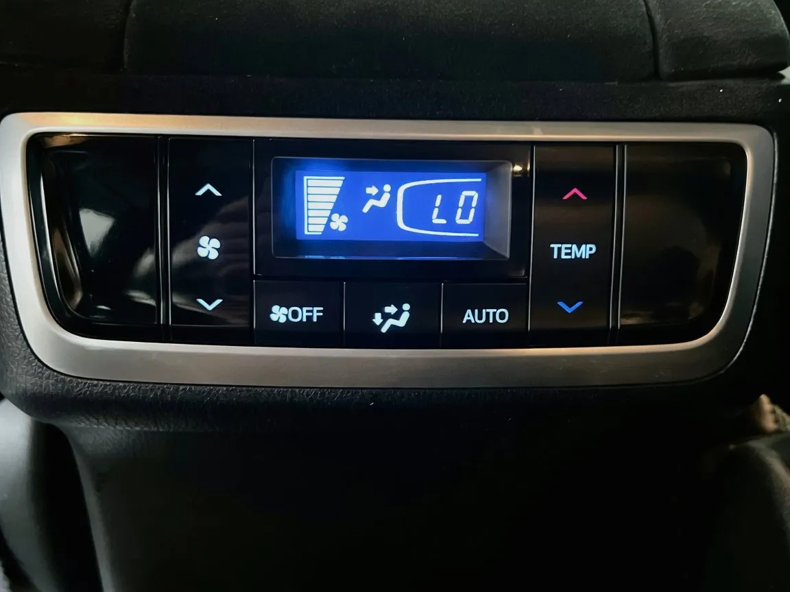 2019 Toyota Highlander Limited - Photo 19