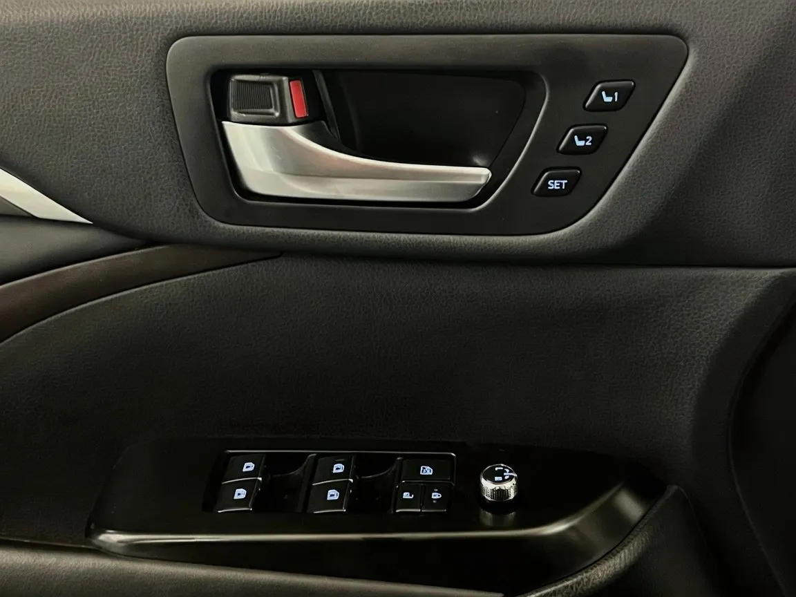 2019 Toyota Highlander Limited - Photo 13