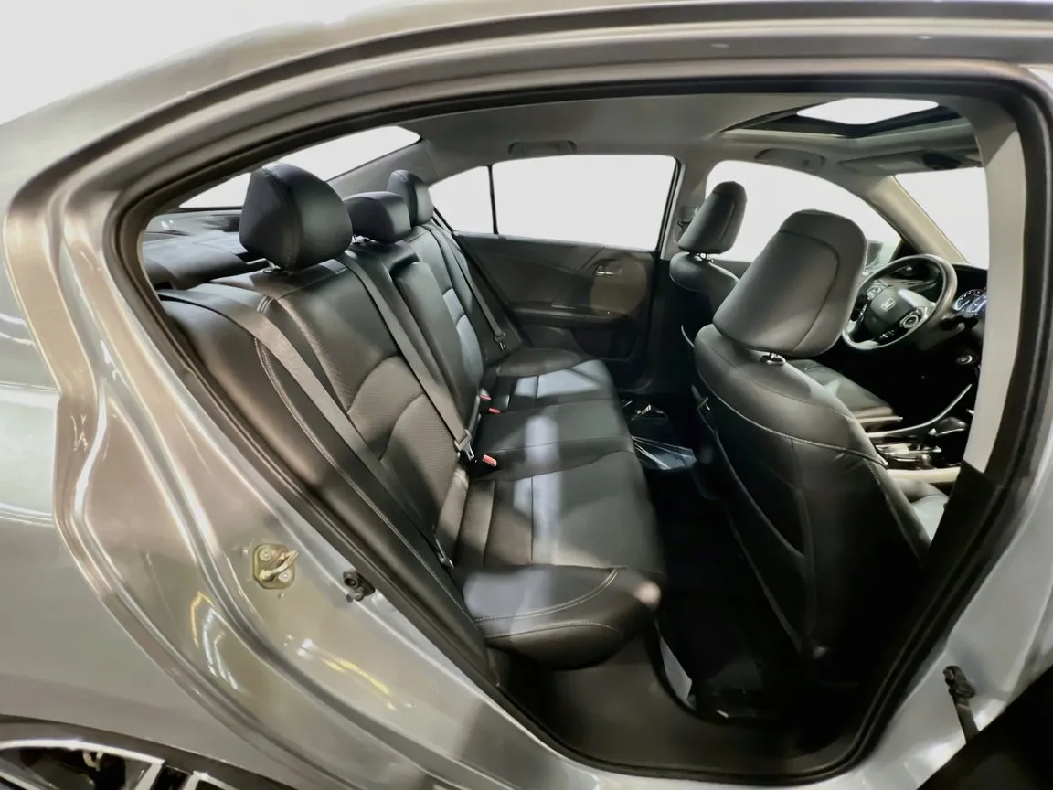 2017 Honda Accord Touring - Photo 21