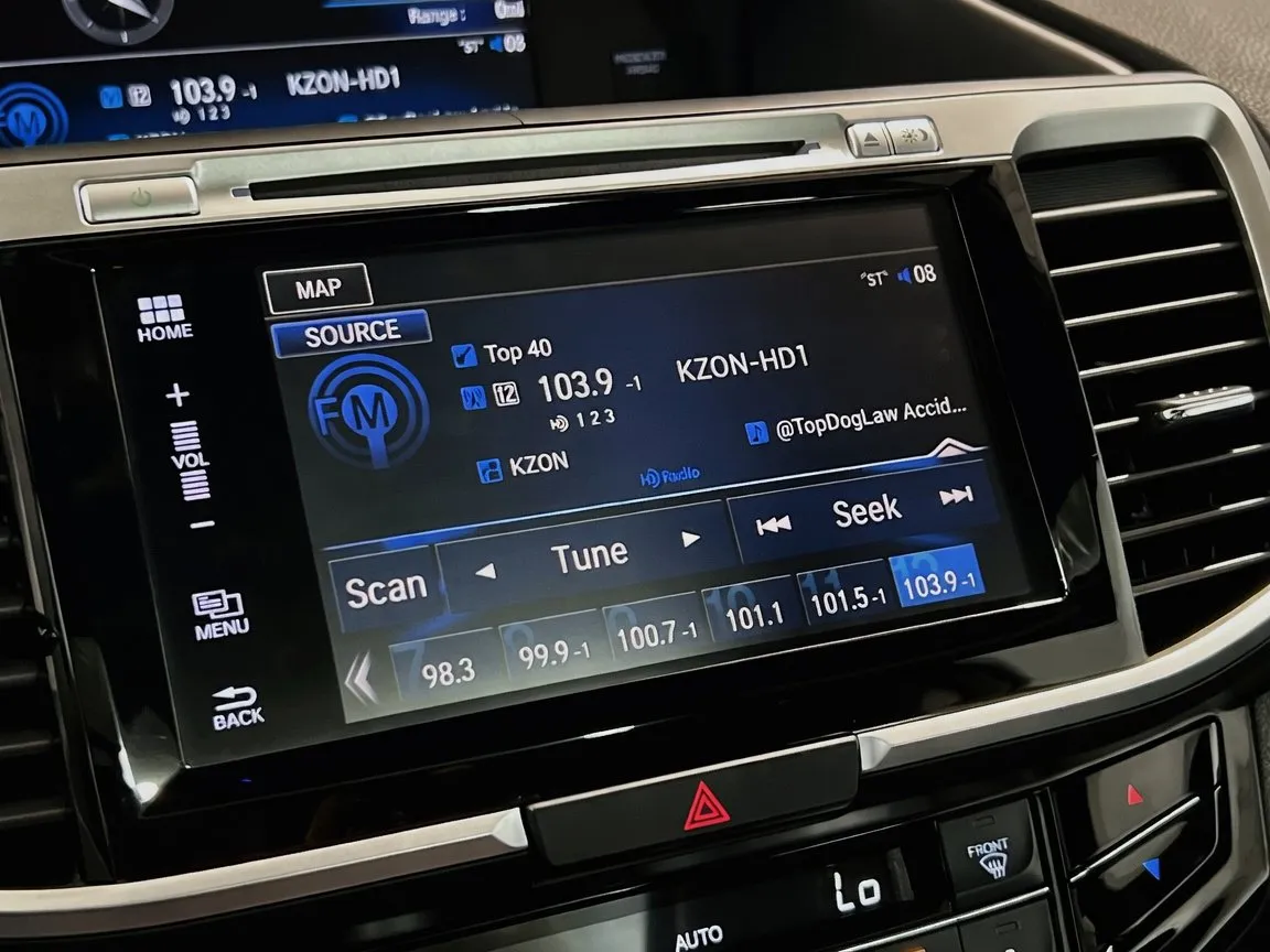2017 Honda Accord Touring - Photo 11
