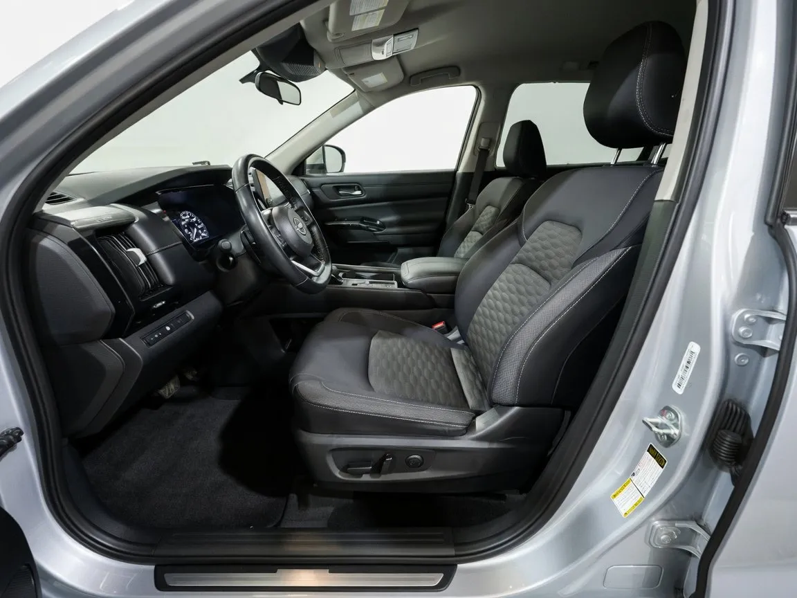 2022 Nissan Pathfinder SV - Photo 14