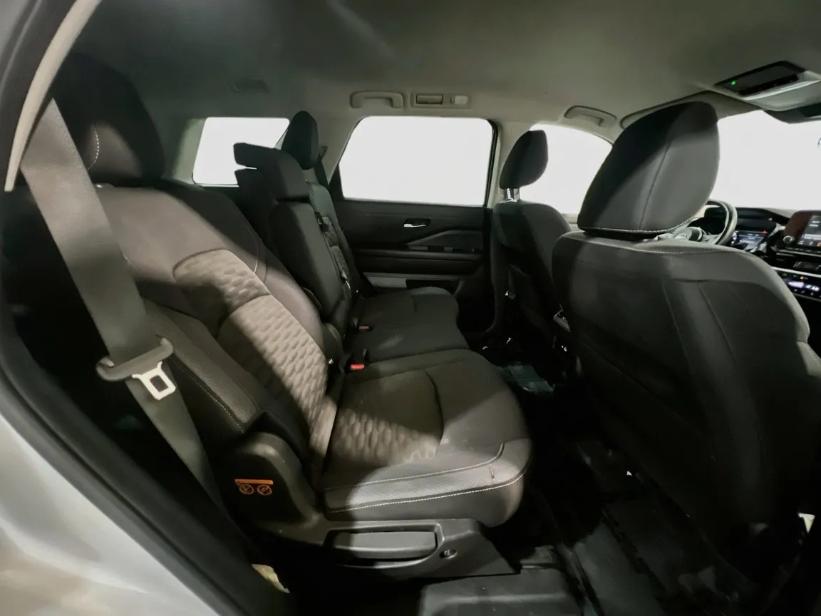 2022 Nissan Pathfinder SV - Photo 19