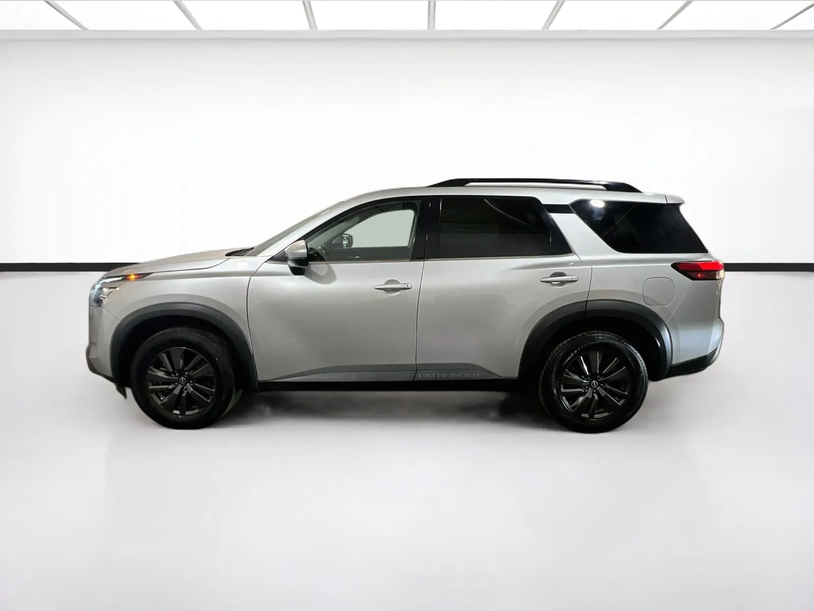 2022 Nissan Pathfinder SV - Photo 22