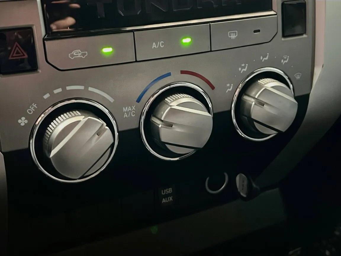 2018 Toyota Tundra SR5 - Photo 12