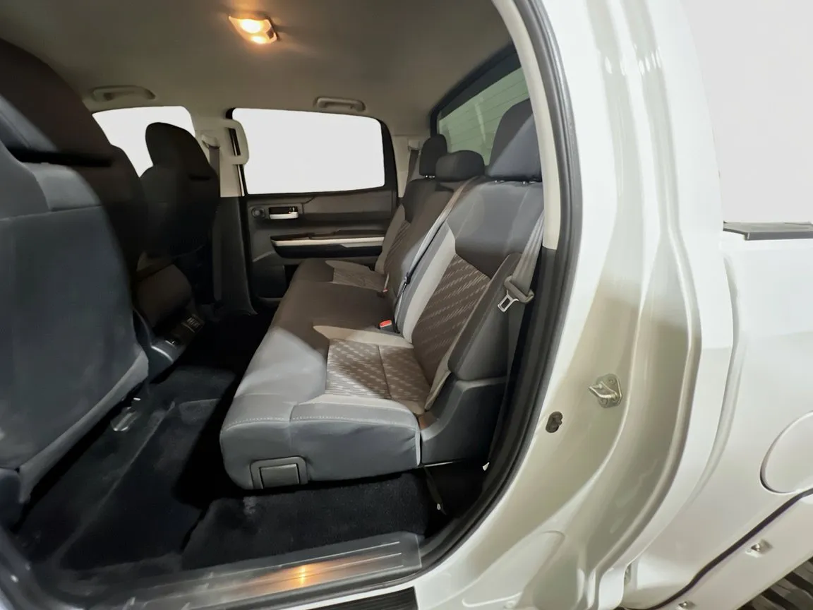 2018 Toyota Tundra SR5 - Photo 17