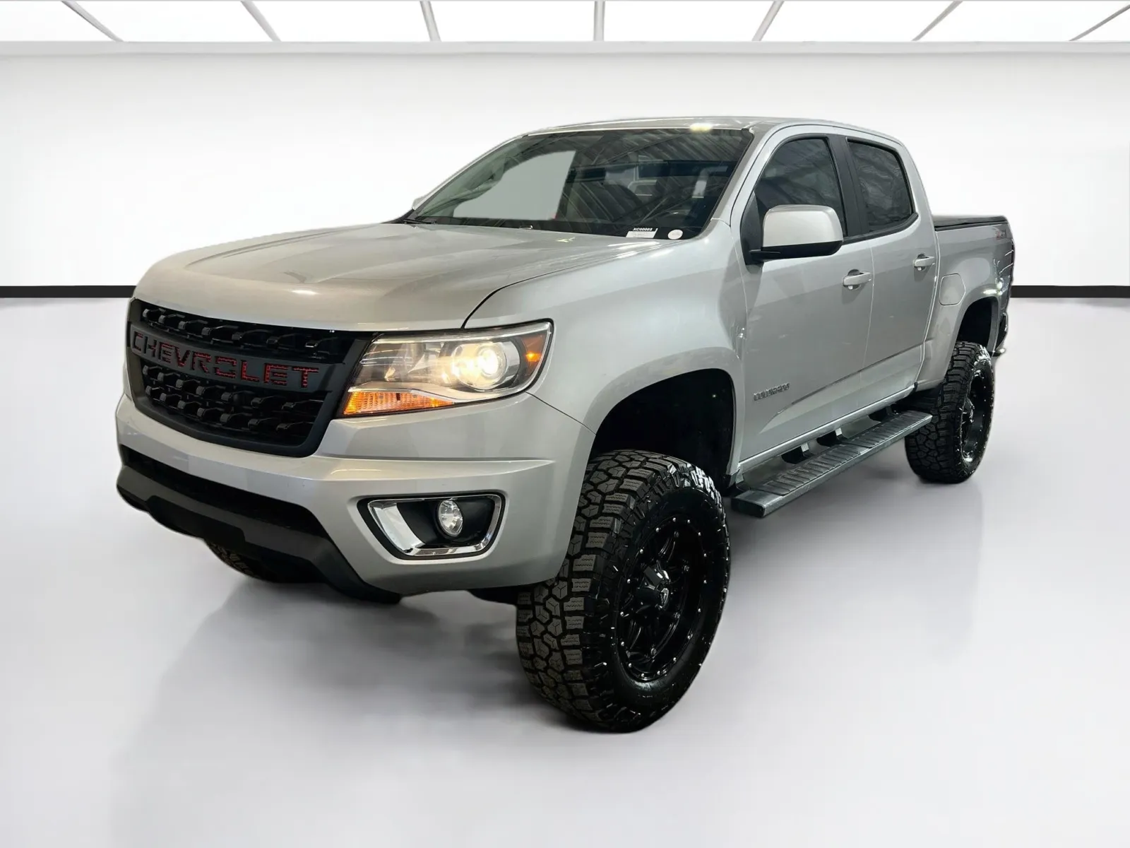 Silver 2017 Chevrolet Colorado 4WD Z71 for sale in Chandler, AZ