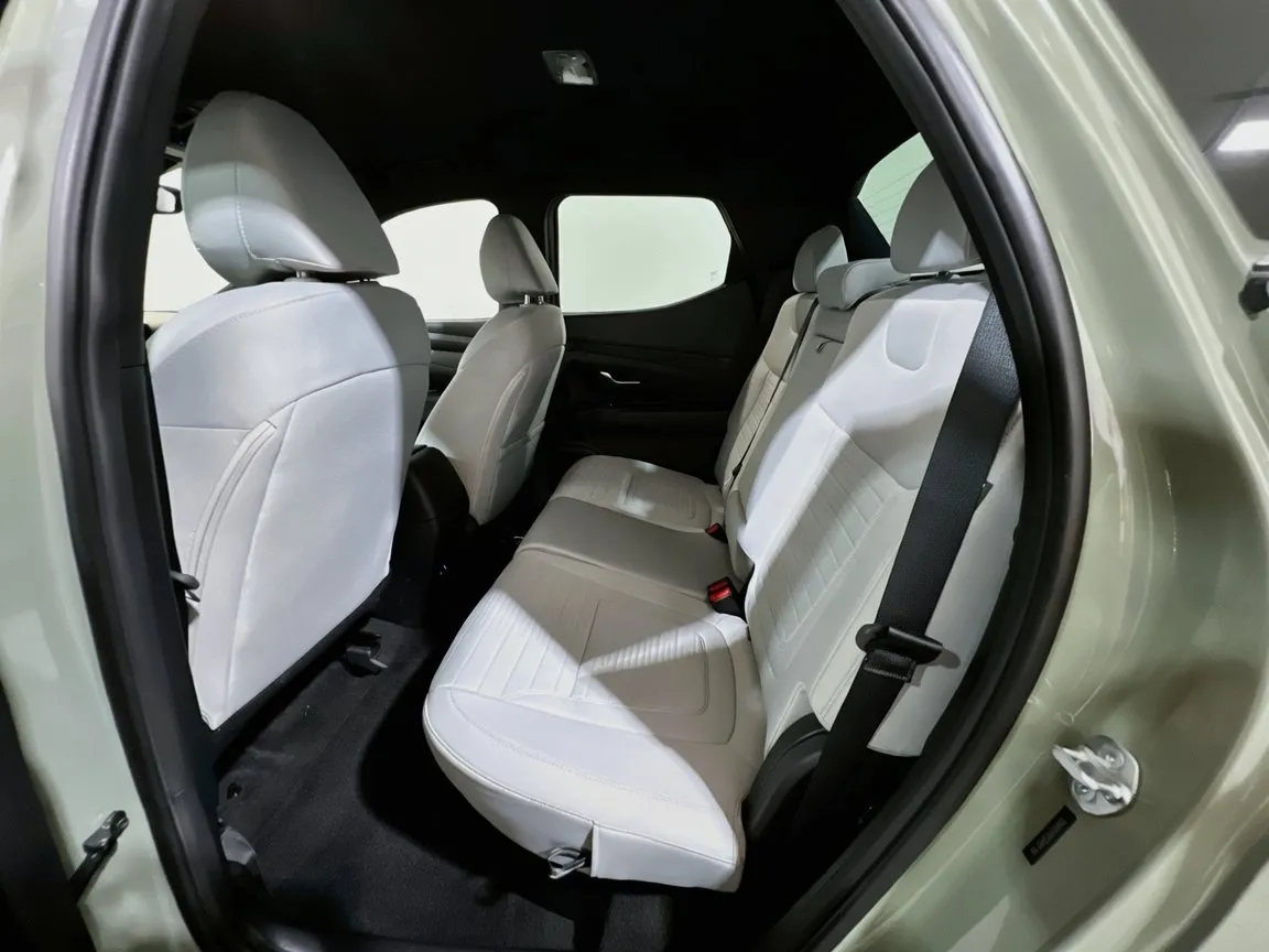 2025 Hyundai Santa Cruz SE - Photo 16