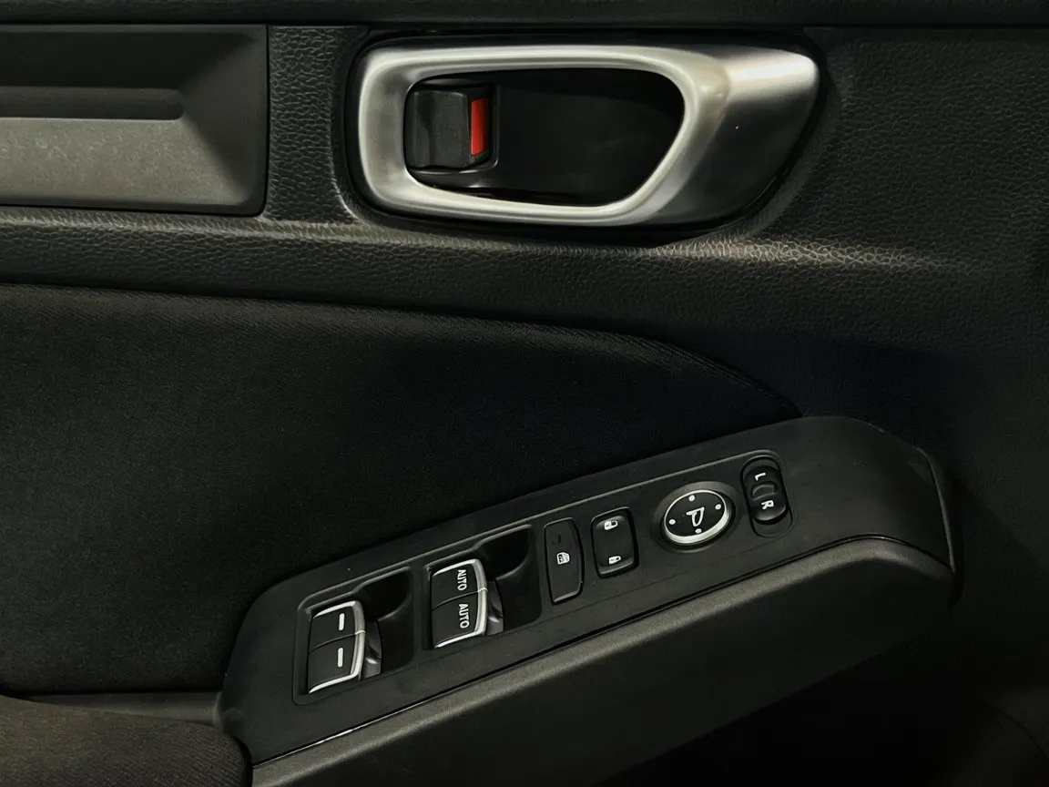2022 Honda Civic Hatchback LX - Photo 13
