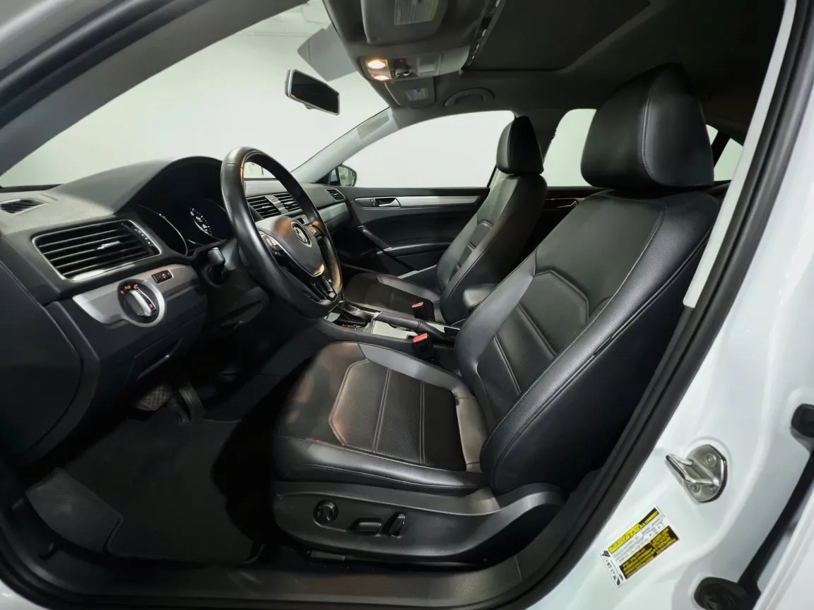 2019 Volkswagen Passat Wolfsburg Edition - Photo 14