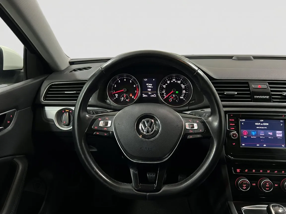 2019 Volkswagen Passat Wolfsburg Edition - Photo 7