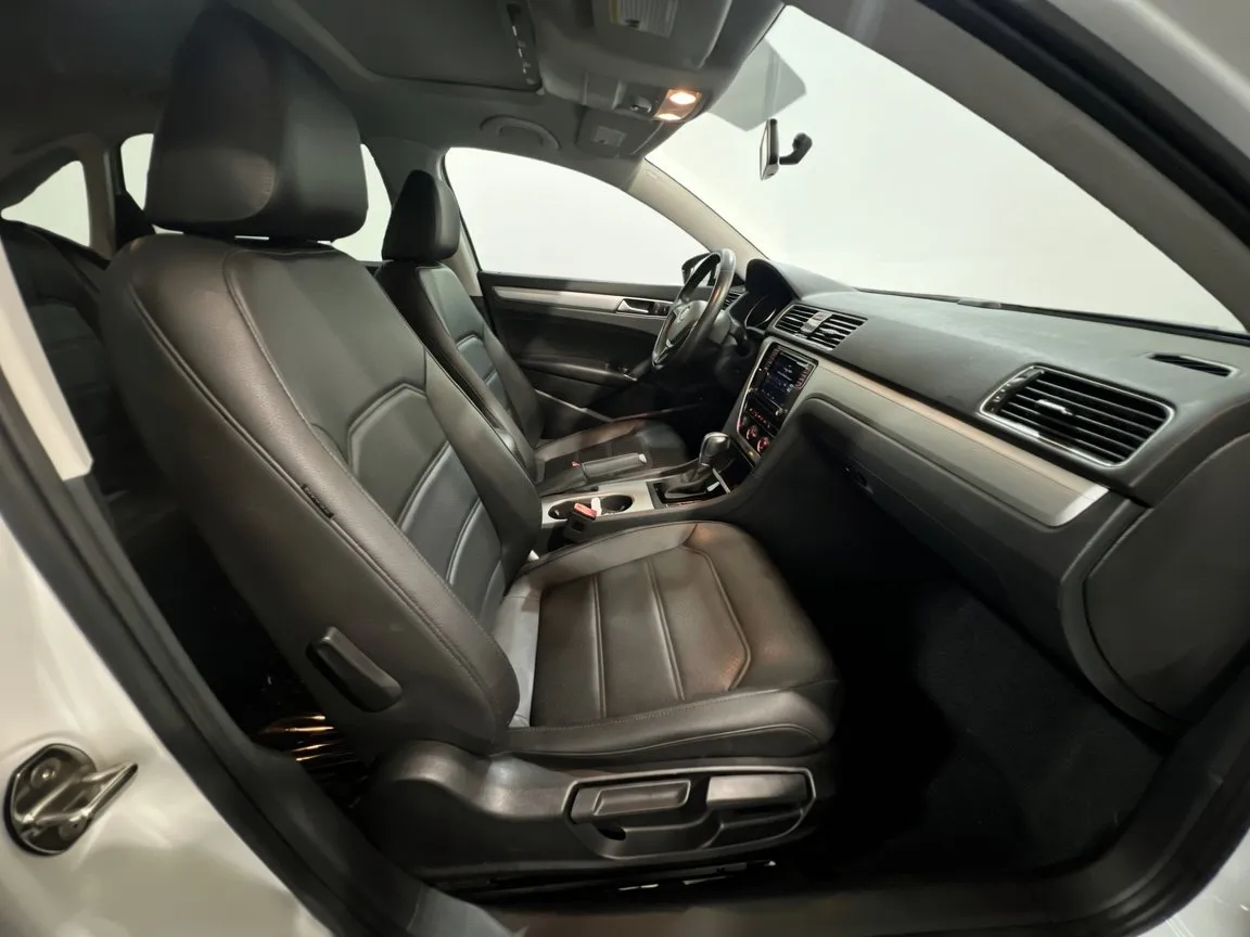 2019 Volkswagen Passat Wolfsburg Edition - Photo 21