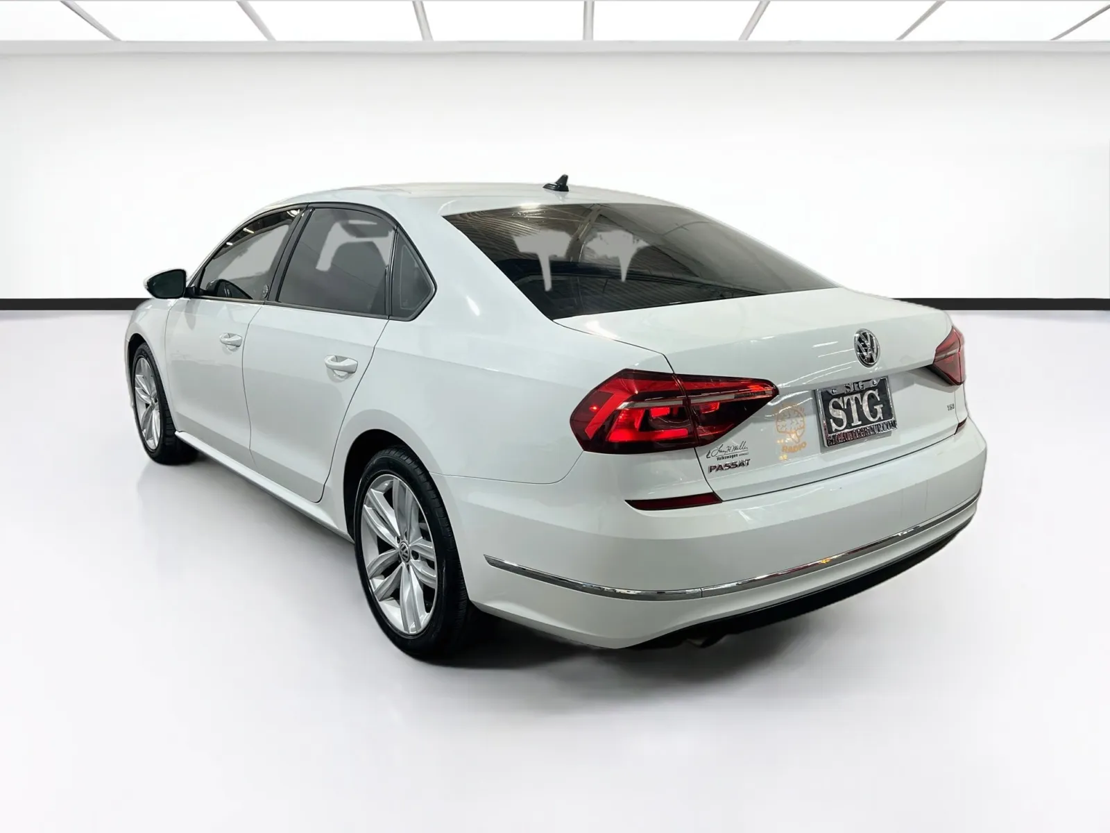 2019 Volkswagen Passat Wolfsburg Edition - Photo 6