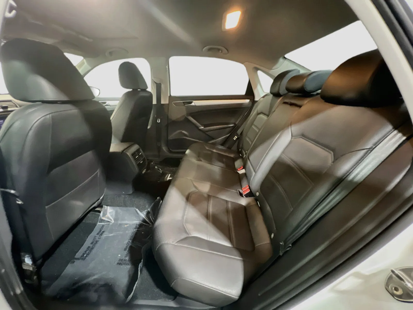2019 Volkswagen Passat Wolfsburg Edition - Photo 17