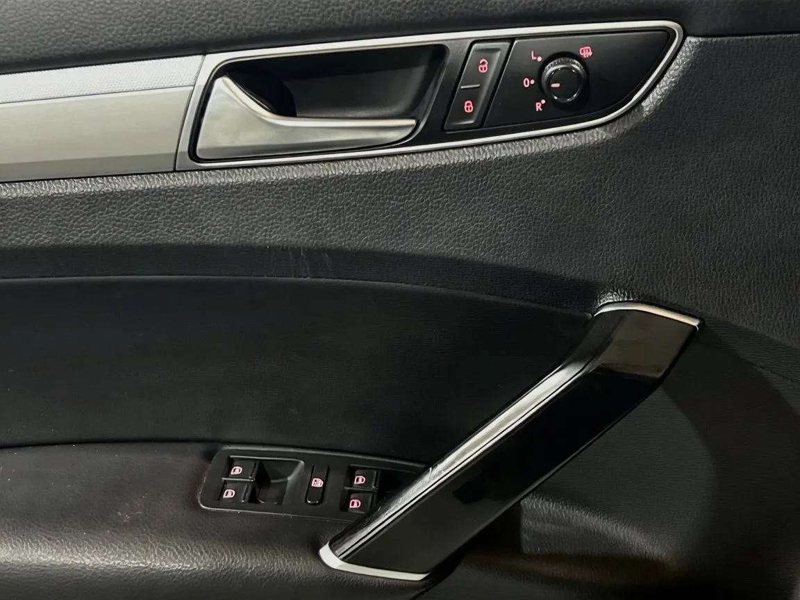 2019 Volkswagen Passat Wolfsburg Edition - Photo 13