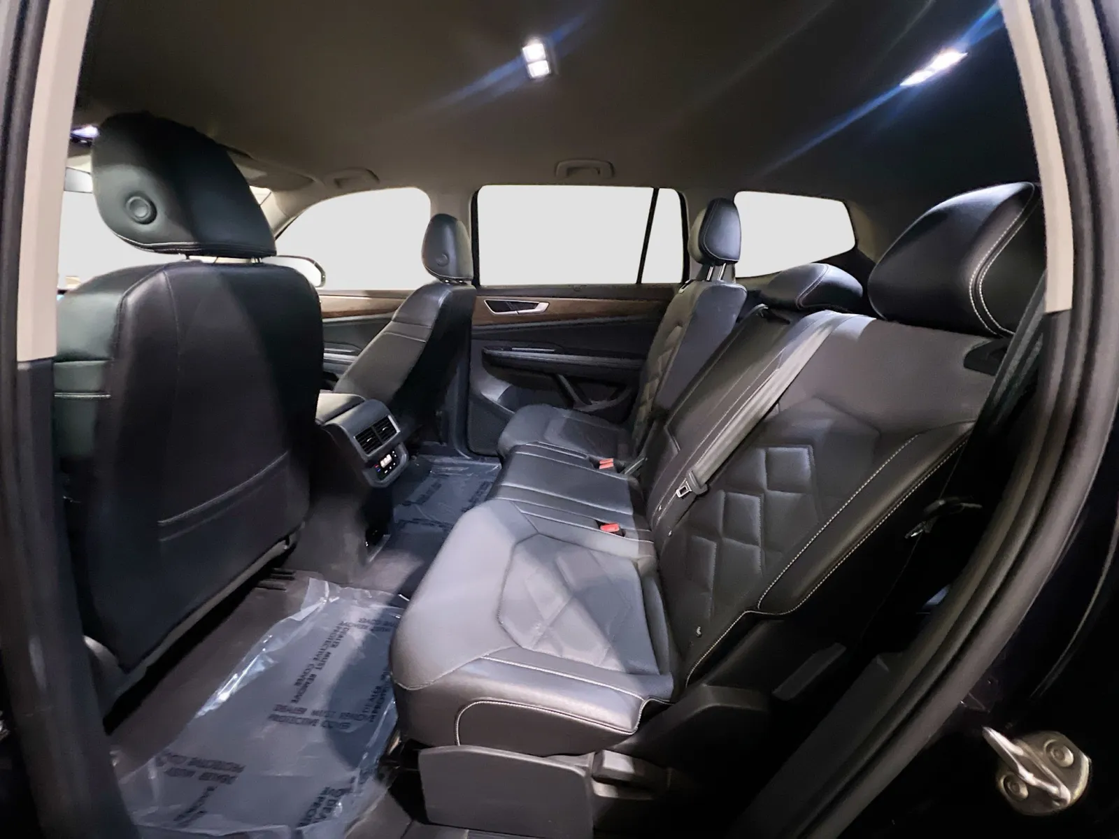 2024 Volkswagen Atlas SE w/Tech - Photo 16